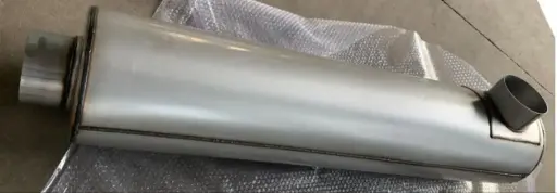 [HM-1110S] Silenciador Entrada Lateral 4"Entrada 5" Salida 9" Cuerpo 48" Largo